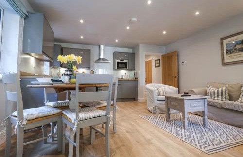 Colchester House | Bradley's Barn