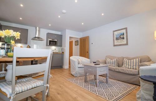 Colchester House | Bradley's Barn