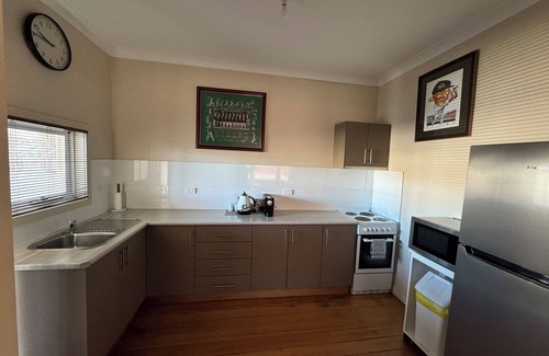 Invermay House | Bradman House 1 km from CBD Launceston Invermay + Free WIFI