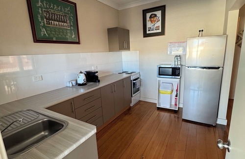 Invermay House | Bradman House 1 km from CBD Launceston Invermay + Free WIFI