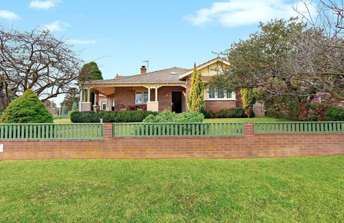 Bowral House | 'Bradman Views' Bowral