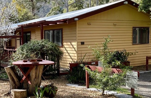 Halls Gap Cabin | Bradshaw House Self contained cabin 5