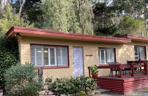 Halls Gap Cabin | Bradshaw House Self contained cabin 6