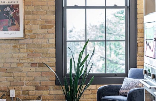 Stratford Apartment | Bradshaw Lofts: The Storyteller