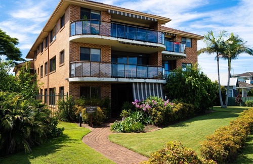 Forster Apartment | Braemar 6 - Lakefront!