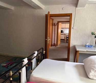 Erkeln Apartment | Brakel Mounteu-Ferinwohnung