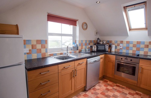 Roch Cottage | BRAMBLE COTTAGE, family friendly, with a garden in Newgale