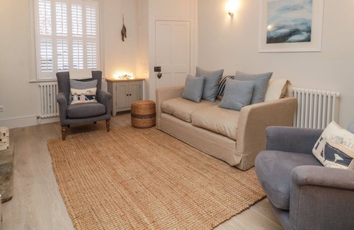 Robin Hood's Bay Cabin | BRAMBLE COTTAGE, family friendly, with a garden in Robin Hood’s Bay