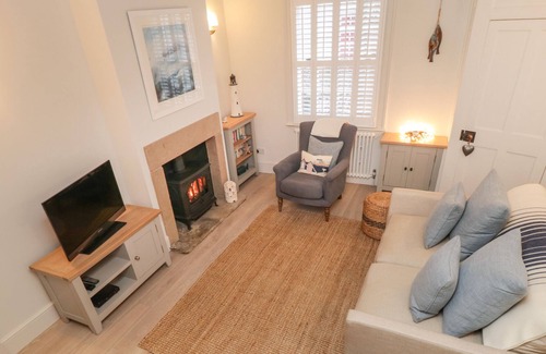 Robin Hood's Bay Cabin | BRAMBLE COTTAGE, family friendly, with a garden in Robin Hood’s Bay