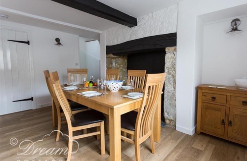 Burton Bradstock House | Bramble Cottage