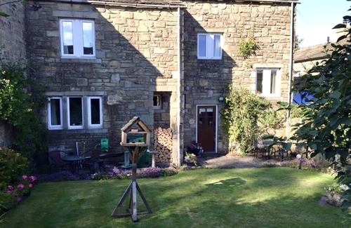 Hetton Cottage | Bramble Cottage is a wonderful country cottage in the village of Hetton