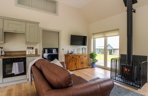 Murthly Cottage | BRAMBLE COTTAGE, pet friendly, luxury holiday cottage in Dunkeld