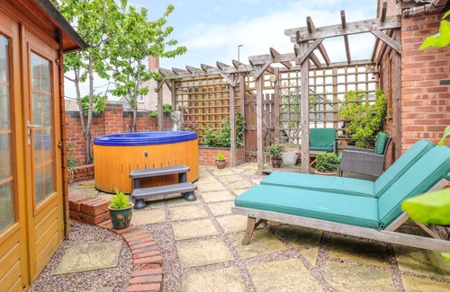 Swadlincote Cottage | Bramble Grange, OVERSEAL