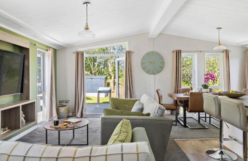 Mary Tavy House | Bramble Lodge, 12 Roadford Lake Lodges