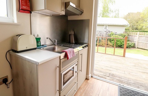 Banham Cottage | BRAMBLE, pet friendly, country holiday cottage in Banham