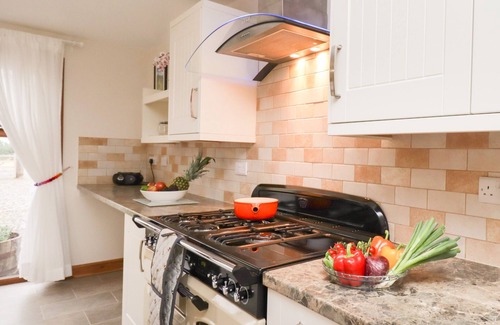 Wigton Cottage | BRAMBLEWOOD COTTAGE, character holiday cottage in Bassenthwaite