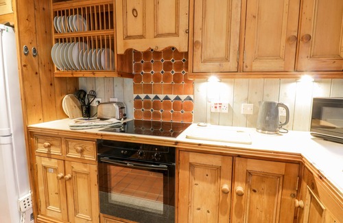 Staithes House | BRAMLA, pet friendly, character holiday cottage in Staithes