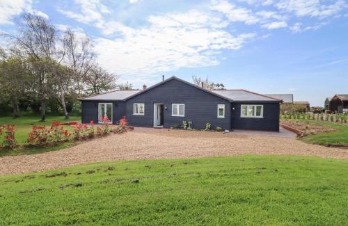 Saint Osyth House | Bramley Cottage