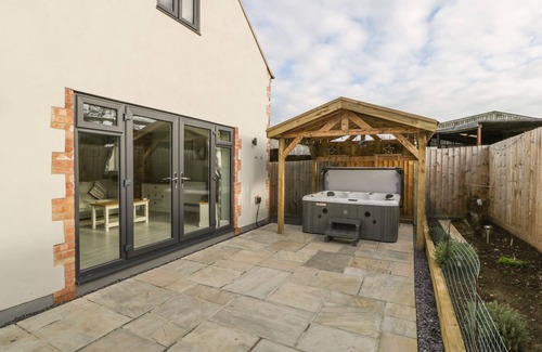 Langport Cottage | BRAMLEY COTTAGE, pet friendly, luxury holiday cottage in Langport