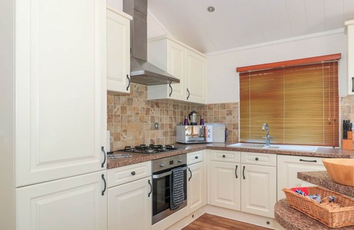 Puxton Cottage | BRAMLEY LODGE, family friendly, luxury holiday cottage in Hewish