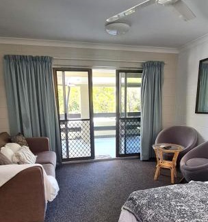 Bramston Beach Hotel | Bramston beach resort