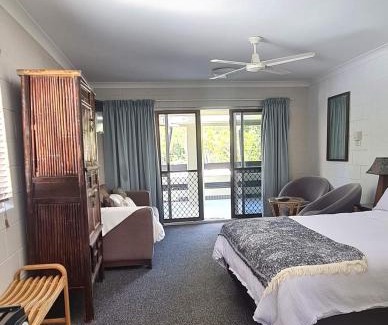 Bramston Beach Hotel | Bramston beach resort