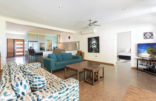 Bramston Beach House | Bramston on the Beach A Private Poolside Oasis