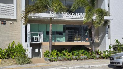 Jardim Oceania Apartment | Branco Haus by Hosppedar