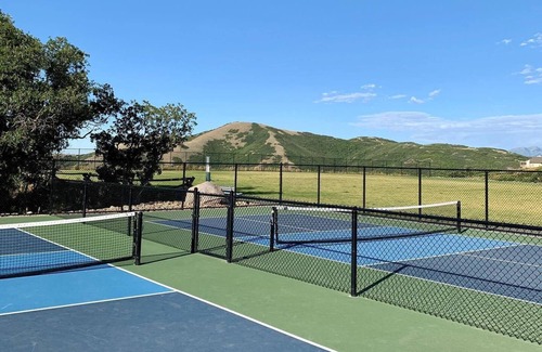 Draper Apartment | Brand New 1 Bedroom Luxury Mountain Apartment! Best Views in Utah!