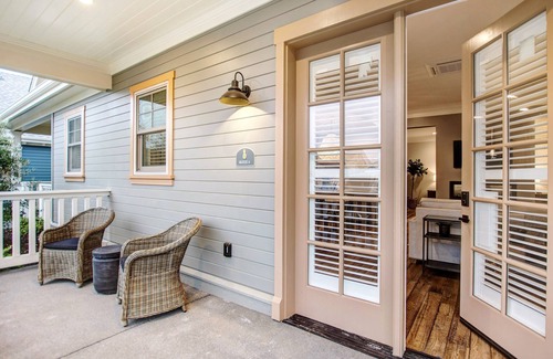 Sonoma House | Brand New 1 Bedroom Luxury Bungalow steps from Sonoma Plaza
