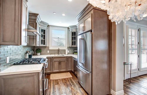 Sonoma House | Brand New 1 Bedroom Luxury Bungalow steps from Sonoma Plaza