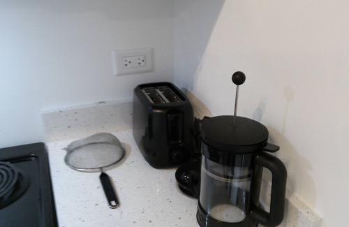 Naperville Apartment | Brand New 1-bedroom, Full kitchen, stove, new Appliances, Washer/Dryer, Gym
