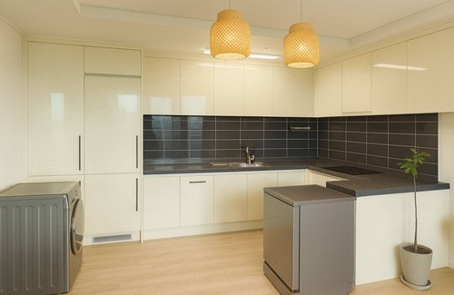 Songdo Apartment | Brand New 13F 2BR 646sq.ft, 2min to Hyundai outlet & Triple St., 2free parking