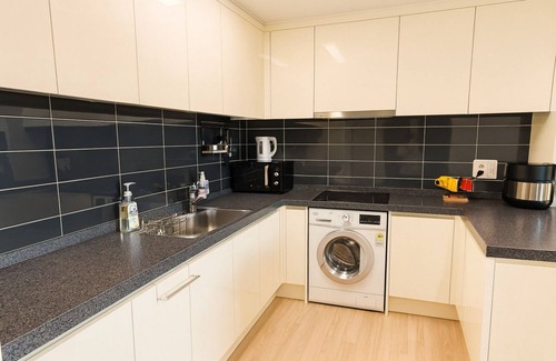 Songdo Apartment | Brand New 13F 2BR 646sq.ft, 2min to Hyundai outlet & Triple St., 2free parking