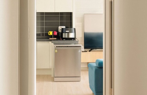 Songdo Apartment | Brand New 13F 2BR 646sq.ft, 2min to Hyundai outlet & Triple St., 2free parking