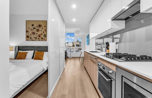 Downtown New Westminster Apartment | Brand New 1B+1B Condo/New West
