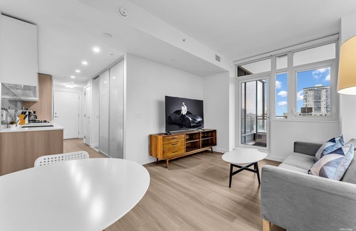 Downtown New Westminster Apartment | Brand New 1B+1B Condo/New West