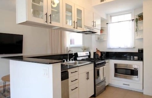 Rittenhouse Row Apartment | Brand New 1bdr Rittenhouse Sq. Hosted By StayRafa