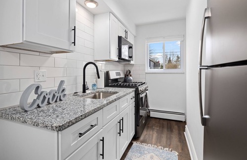 Mount Clemens Apartment | Brand New 1BR Flat | Clean & Cozy King Suite