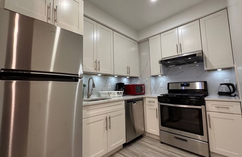 Queens Apartment | Brand New 1br - Linens Wi-Fi 4th fl