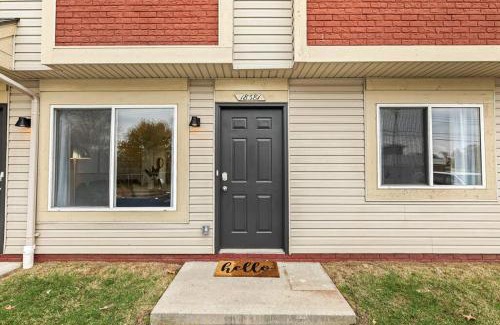 Roseville Apartment | Brand New! 1BR Lower Flat near Downtown Roseville