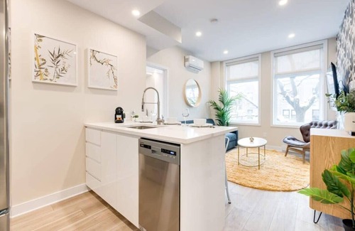 Plateau Mont Royal Apartment | Brand New 1BR with Sofa Bed with Roof Top in MTL -36