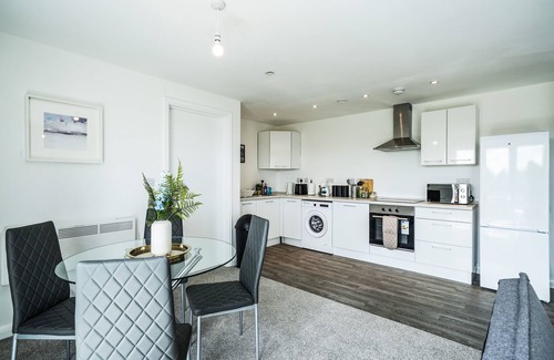 Luton Apartment | Brand New 2 Bed, 2 Bath Apartment in Luton 11