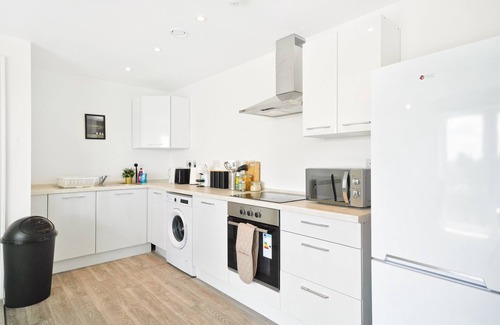 Luton Apartment | Brand New 2 Bed, 2 Bath Apartment in Luton 26