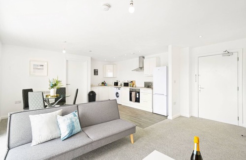Luton Apartment | Brand New 2 Bed, 2 Bath Apartment in Luton 26