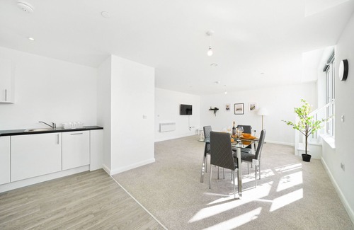 Luton Apartment | Brand New 2 Bed, 2 Bath Penthouse in Luton 33