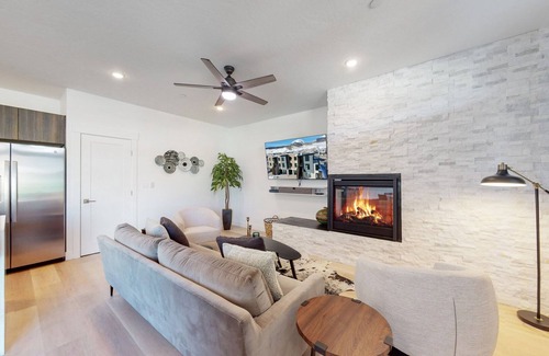 Silverthorne Condo | BRAND NEW 2 Bed/2Bath Condo, Washer/Dryer, Private Patio, Covered Parking