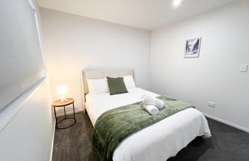 Phillipstown House | Brand New 2 Bed Near CBD With Parking