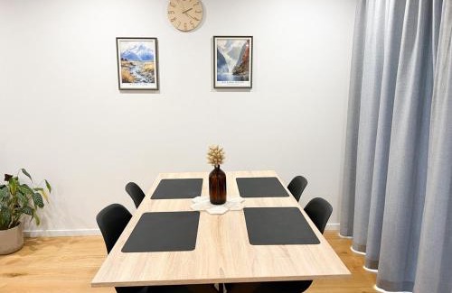 Phillipstown House | Brand New 2 Bed Near CBD With Parking