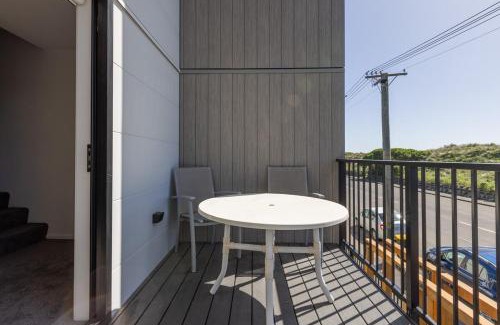 Christchurch House | Brand new 2 bed ocean view!